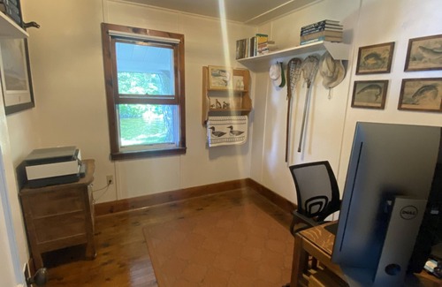 Frontenac Cottage | Cozy Lakefront Getaway in South Frontenac, Rustic & Elegant, Highspeed Internet