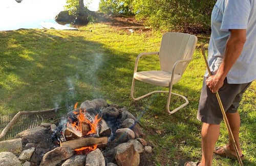 Bryant Pond Cottage | Cozy, lakeside cottage for your family vacation