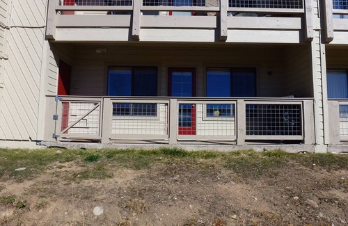 Wildernest Condo | Cozy, Large Condo Adjacent to National Forest