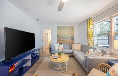 Largo House | Cozy Largo Cottage Family-Friendly Heated Pool