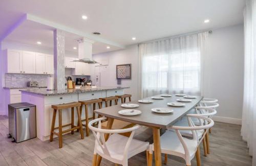 Largo House | Cozy Largo Cottage Family-Friendly Heated Pool