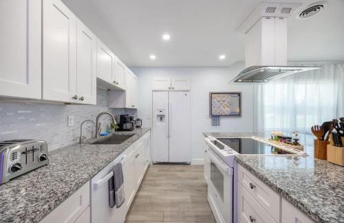 Largo House | Cozy Largo Cottage Family-Friendly Heated Pool