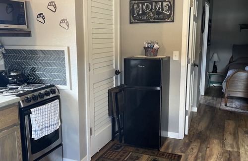 Piedmont Apartment | Cozy little Black Hills gem on the prairie !