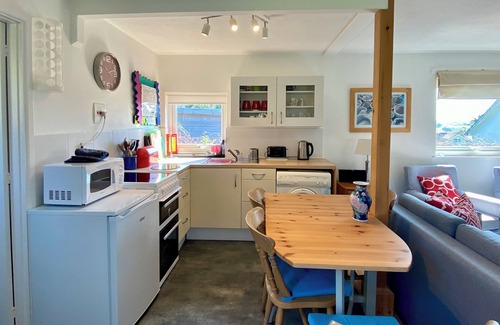 Trebetherick House | Cozy little bungalow - the perfect base for a beach/surfing holiday for 4 people