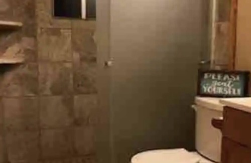 Manila House | Cozy little house, great location, walking distance to stores and restaurants.