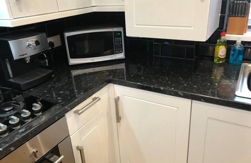 Barton-upon-Humber Cabin | Cozy Lodge Sleeps 4 in Barton-upon-humber