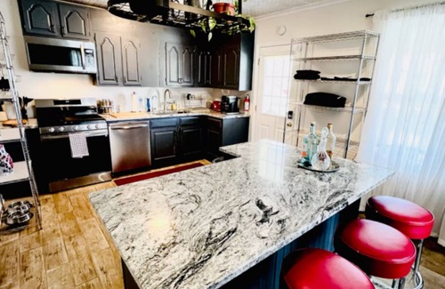 Kingston Apartment | Cozy loft apartment in Stockade district walk to restaurants & bars AC & WiFi