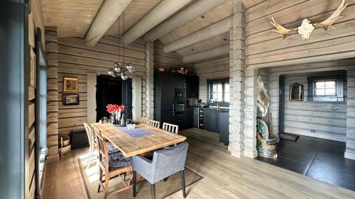 Loten Municipality House | Cozy Log Cabin With A View Over Hedmarken