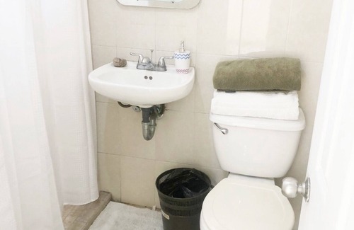 Zamora Apartment | Cozy & Lovely Studio! w/DISNEY+, NETFLIX & More!