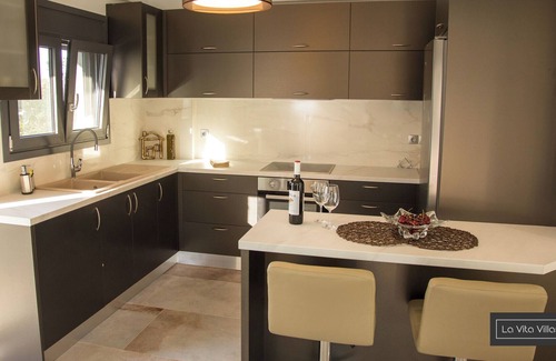Mytikas Villa | Cozy, Luxurious and Poolside Three Bedroom Villas Minutes From the Beach