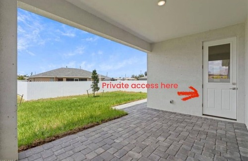 Mariner House | Cozy Luxury room in Cape Coral Florida.