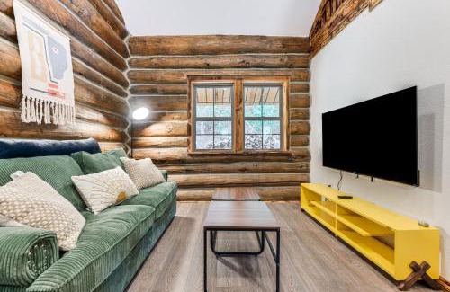 Beaverhead County House | Cozy Melrose Cabin with Fire Pit Walk to River!