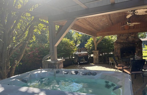 Mundy Township Cottage | Cozy Michigan Home -outside oasis , near the airport