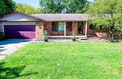Mundy Township Cottage | Cozy Michigan Home -outside oasis , near the airport