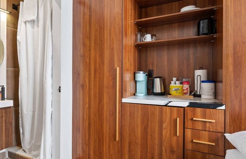 North Oakland Apartment | Cozy! Micro Loft apartment! in N Oakland, sleeps 1