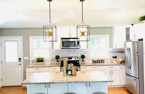 East Point House | Cozy Mid Century Modern Home w/EV Charger