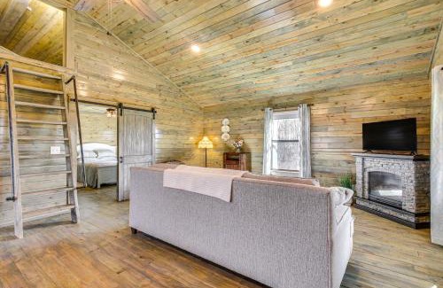 New Site House | Cozy Mississippi Cabin with Covered Porch and Grill!