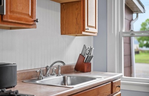 Natrona Heights Apartment | Cozy&Modern 2 Bdr Apt Natrona