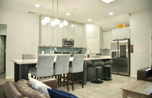 Edinburg House | Cozy & Modern 3BR House Edinburg, Texas