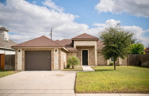 Edinburg House | Cozy & Modern 3BR House Edinburg, Texas