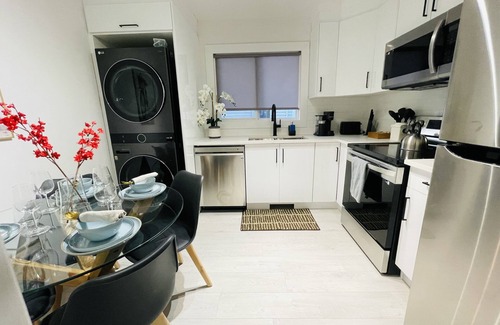 North Central Edmonton House | Cozy, Modern and Centrally Located