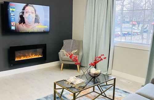 North Central Edmonton House | Cozy, Modern and Centrally Located