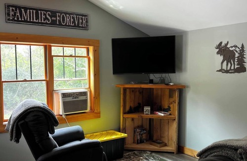 Rockwood Cabin | Cozy Modern Cabin