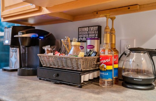 Fairview House | Cozy, modern cabin w/Firepit near Asheville + Pet-Friendly