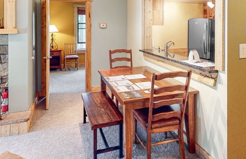Copper Mountain Village Condo | Cozy, Modern Condo Near Skiing with Enclosed, Private Balcony and Shared Hot Tub