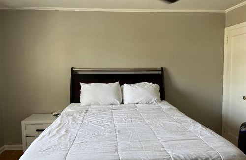 East Orange House | Cozy Modern Condo