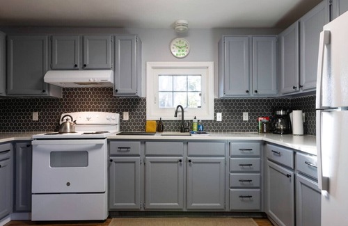 Northwest Harwinton Apartment | Cozy Modern Farmhouse Private 2 Bdrm Apartment