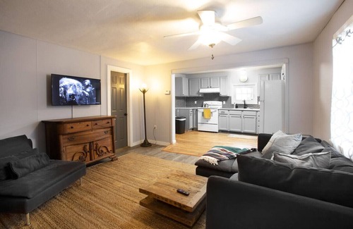 Northwest Harwinton Apartment | Cozy Modern Farmhouse Private 2 Bdrm Apartment