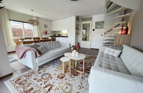 Langweer House | Cozy, modernly furnished holiday home with a nice terrace and a jetty