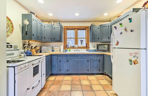 Monterey House | Cozy Monterey Home w/Porch: Walk to Lake Garfield