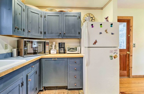 Monterey House | Cozy Monterey Home w/Porch: Walk to Lake Garfield