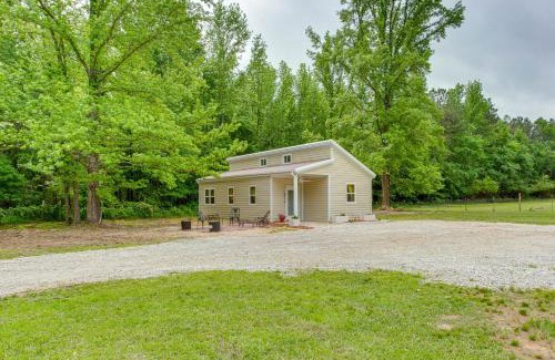 Mount Vernon House | Cozy Mount Vernon Cabin Rental Near Fishing Lakes!