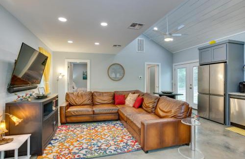 Mount Vernon House | Cozy Mount Vernon Cabin Rental Near Fishing Lakes!