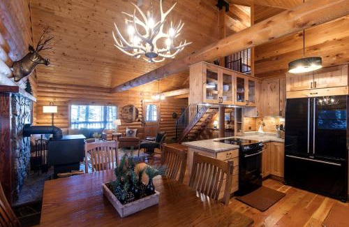 McAllister House | Cozy Mountain Cabin with Jacuzzi Near Ennis Lake in McAllister, Montana