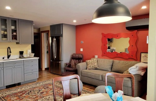 Hunter House | Cozy Mountain Getaway- POOL!