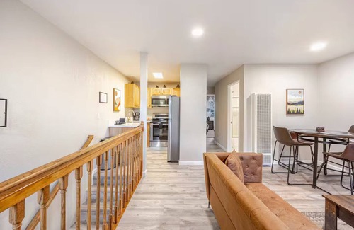 Tahoe Village Condo | Cozy Mountain Getaway in enchanting Lake Tahoe