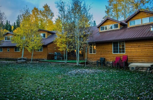 Duck Creek Village Cabin | Cozy Mountain Retreat/Great For Reunions, Family Retreats, Room For Tents!