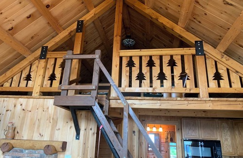 Cairnbrook Cabin | Cozy Mountaintop Retreat