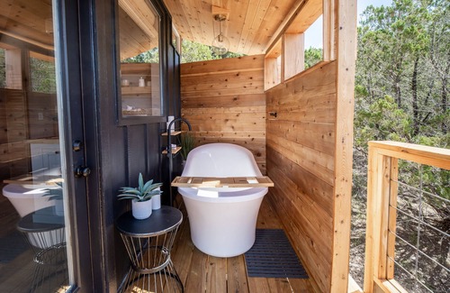 Valley Mills Cabin | Cozy nature cabin 30 minutes from Waco - pool-hot tub, views, fire pit, grill!
