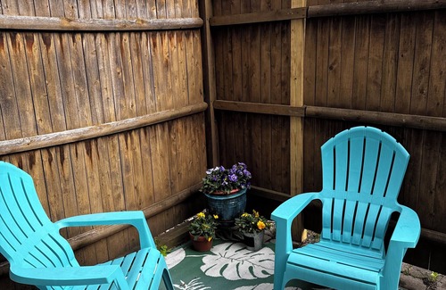 Northampton Condo | Cozy nest of a condo tiny home in Downtown Northampton- walk to Smith College!
