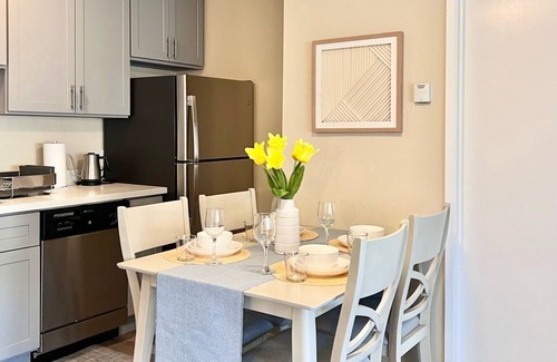 Ventura Apartment | Cozy New 1B1b King bed Apt in downtown Palo Alto