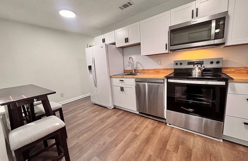 Pooler Apartment | Cozy New Modern On I-95