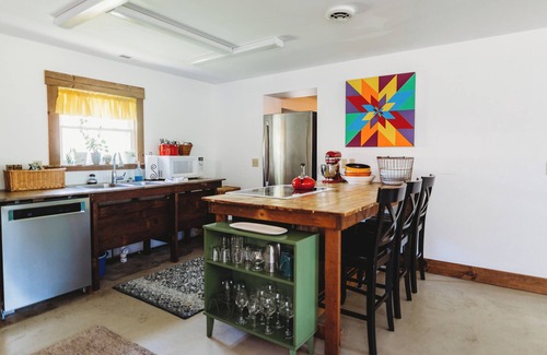Harbert House | Cozy Nook by Lake MI&Dunes with Private Hot Tub!