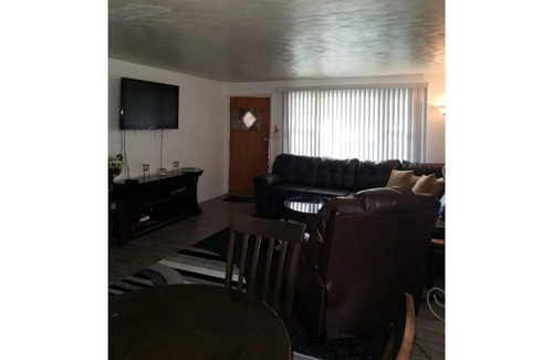 Northeast Columbus House | Cozy North Columbus 10 min from Airport