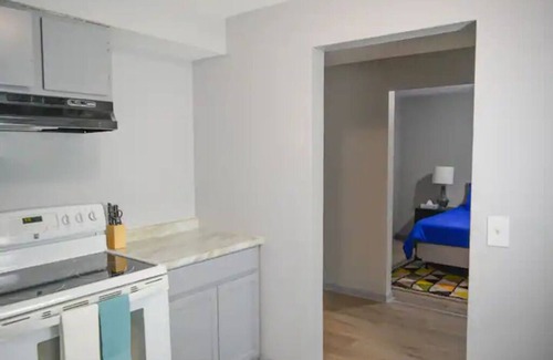 West Ridge Apartment | Cozy North Side Chicago Studio APT for Exploring