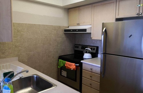 North York Condo | Cozy North York Centre 1 BR Condo + Parking